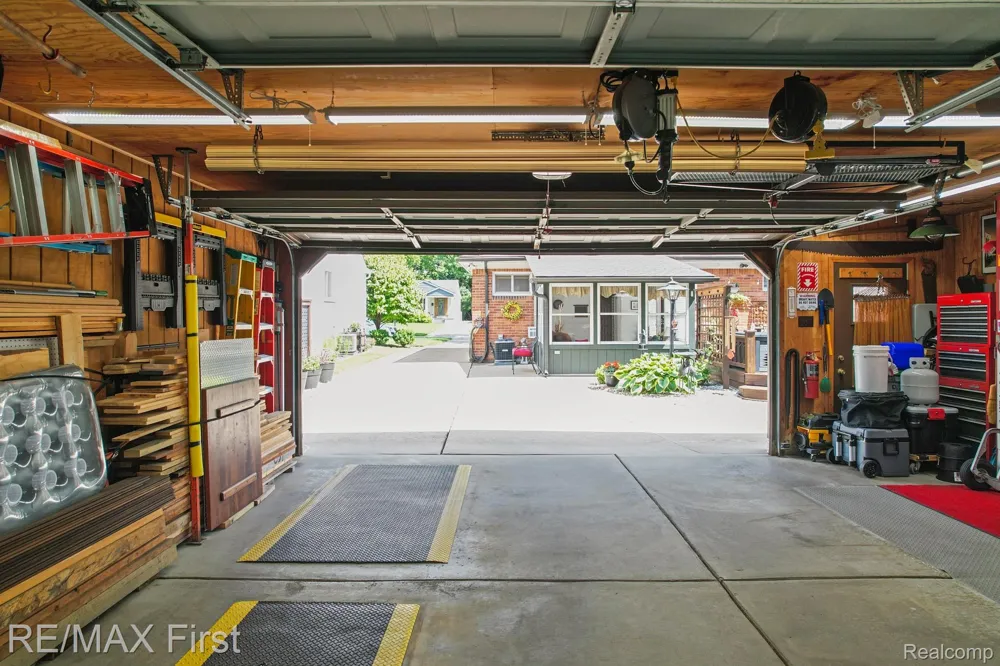 1103 W Webster Road Royal Oak City, MI 48073