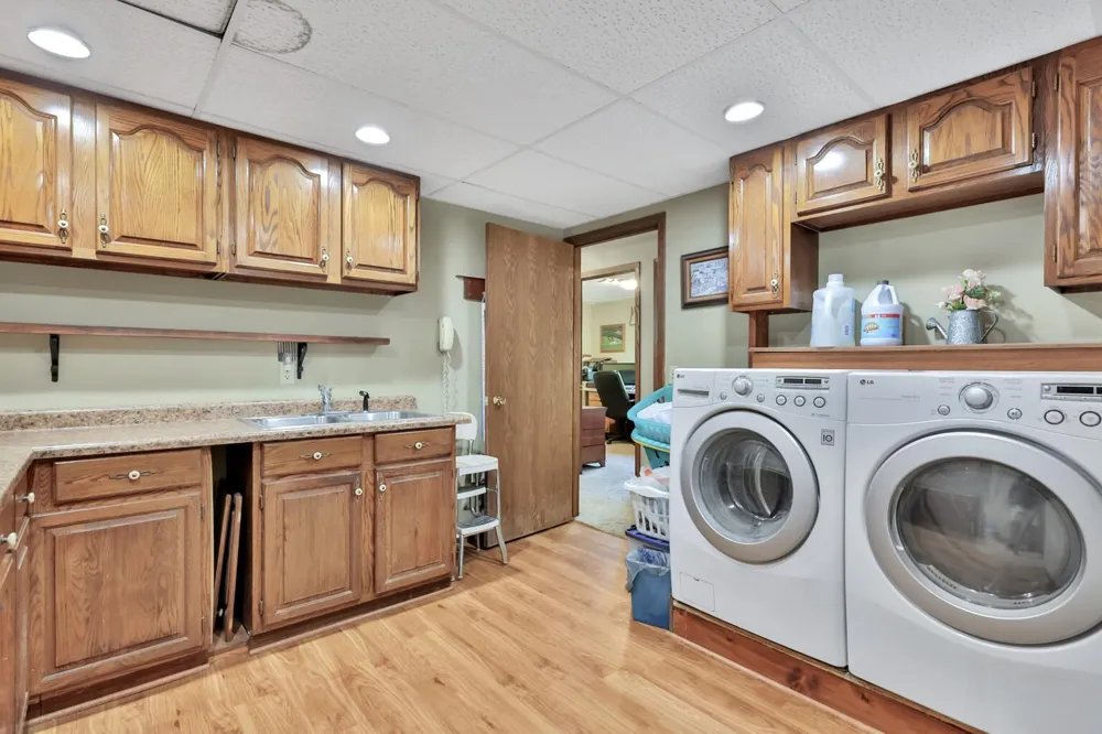 11187 Lindo Trail Lindstrom, MN 55045