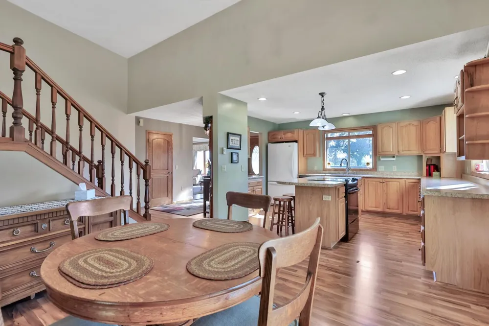 11187 Lindo Trail Lindstrom, MN 55045