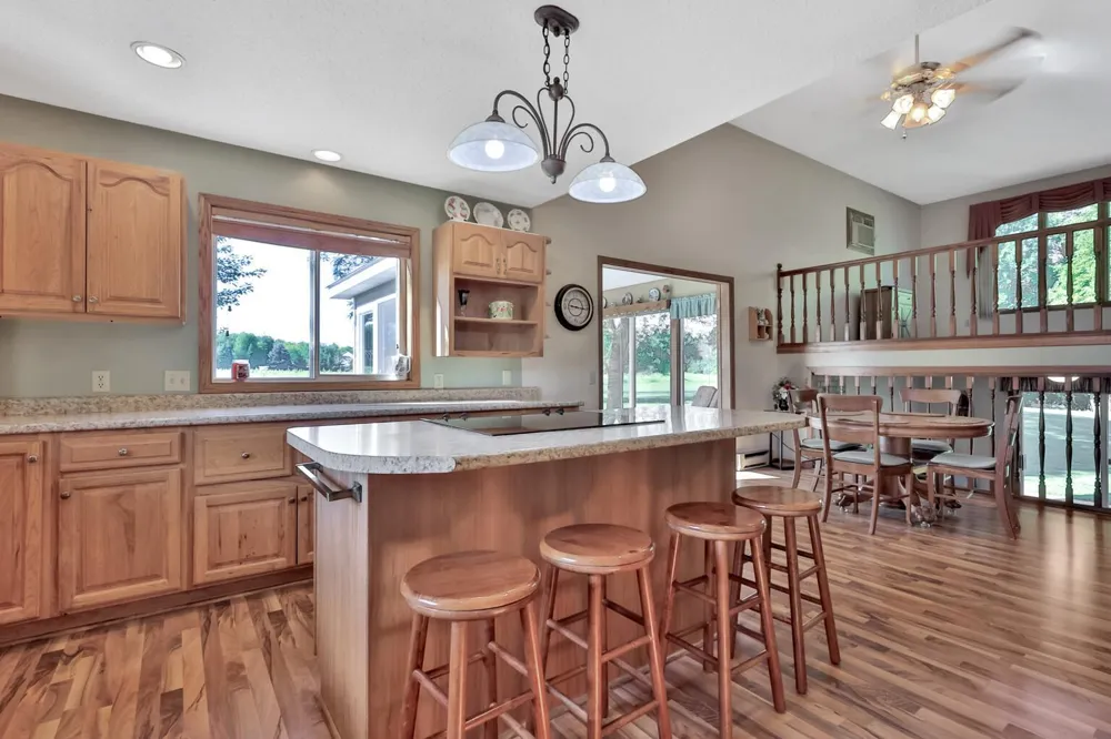 11187 Lindo Trail Lindstrom, MN 55045