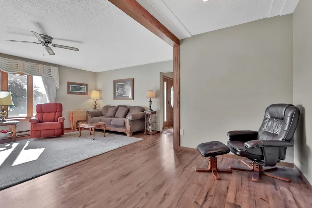 11187 Lindo Trail Lindstrom, MN 55045