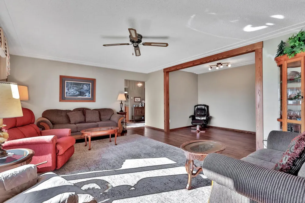 11187 Lindo Trail Lindstrom, MN 55045