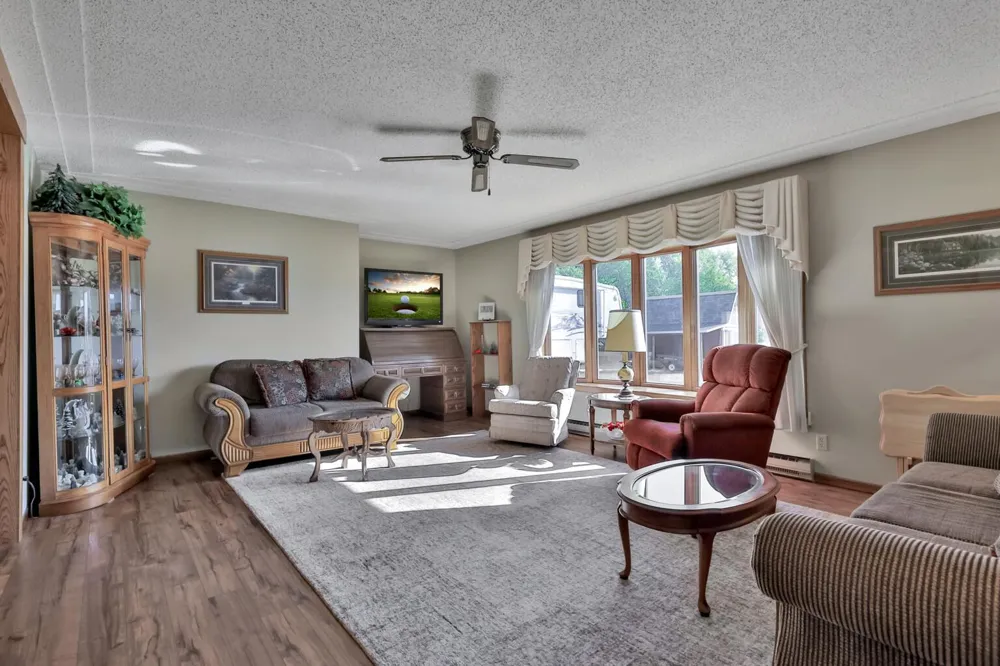 11187 Lindo Trail Lindstrom, MN 55045