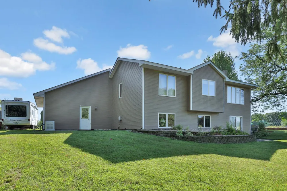 11187 Lindo Trail Lindstrom, MN 55045