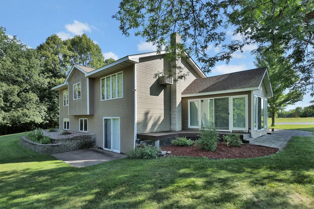 11187 Lindo Trail Lindstrom, MN 55045
