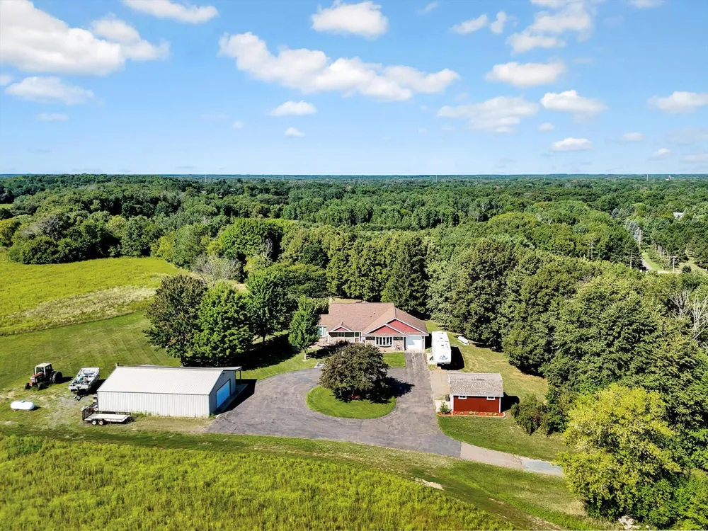 11187 Lindo Trail Lindstrom, MN 55045