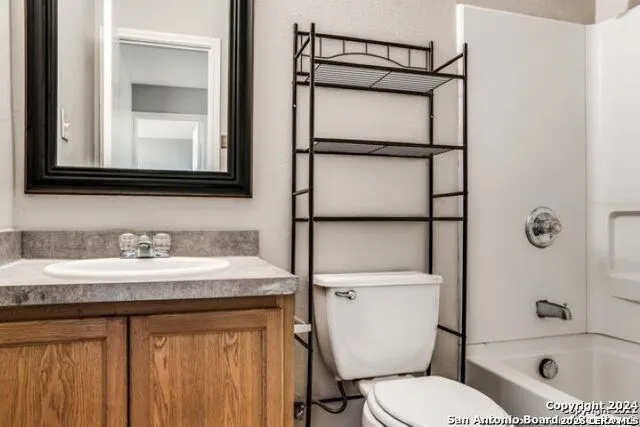 3743 Amber Leaf San Antonio, TX 78245