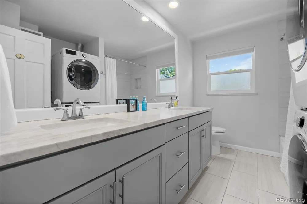 3941 S Hillcrest Drive Denver, CO 80237