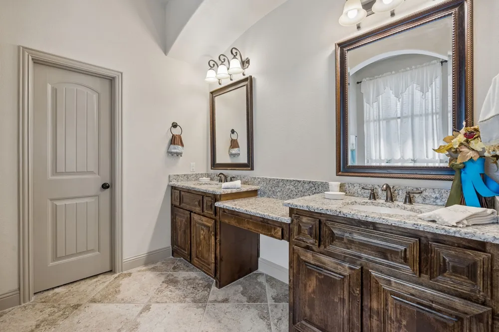 586 Bordeaux Drive Rockwall, TX 75087
