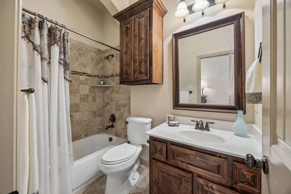 586 Bordeaux Drive Rockwall, TX 75087