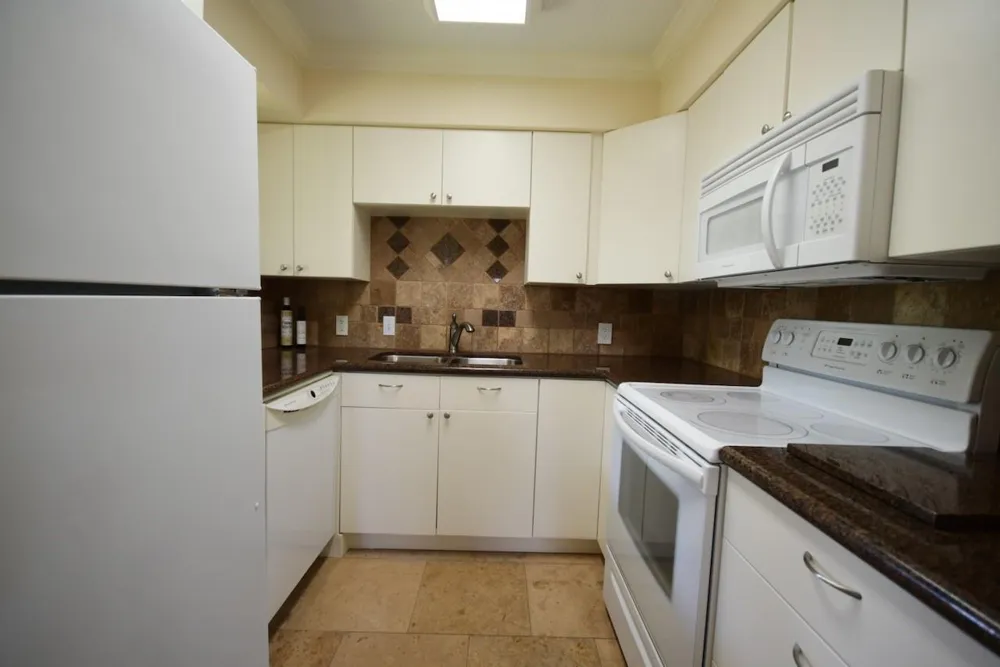 6443 Bayou Glen Road Houston, TX 77057