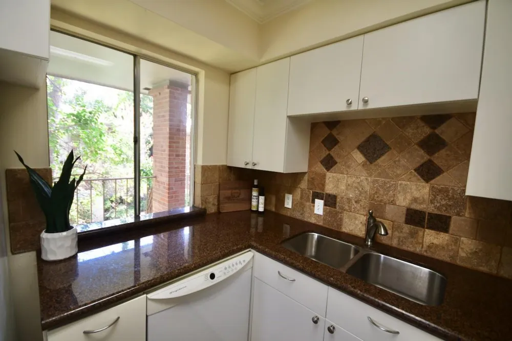 6443 Bayou Glen Road Houston, TX 77057
