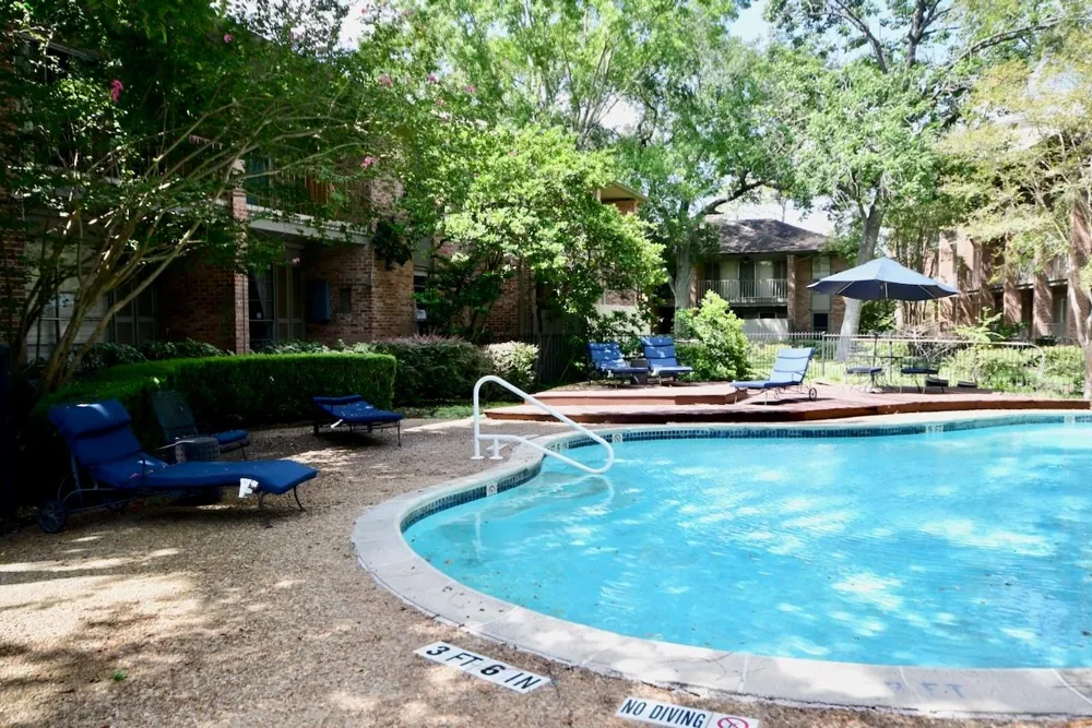 6443 Bayou Glen Road Houston, TX 77057