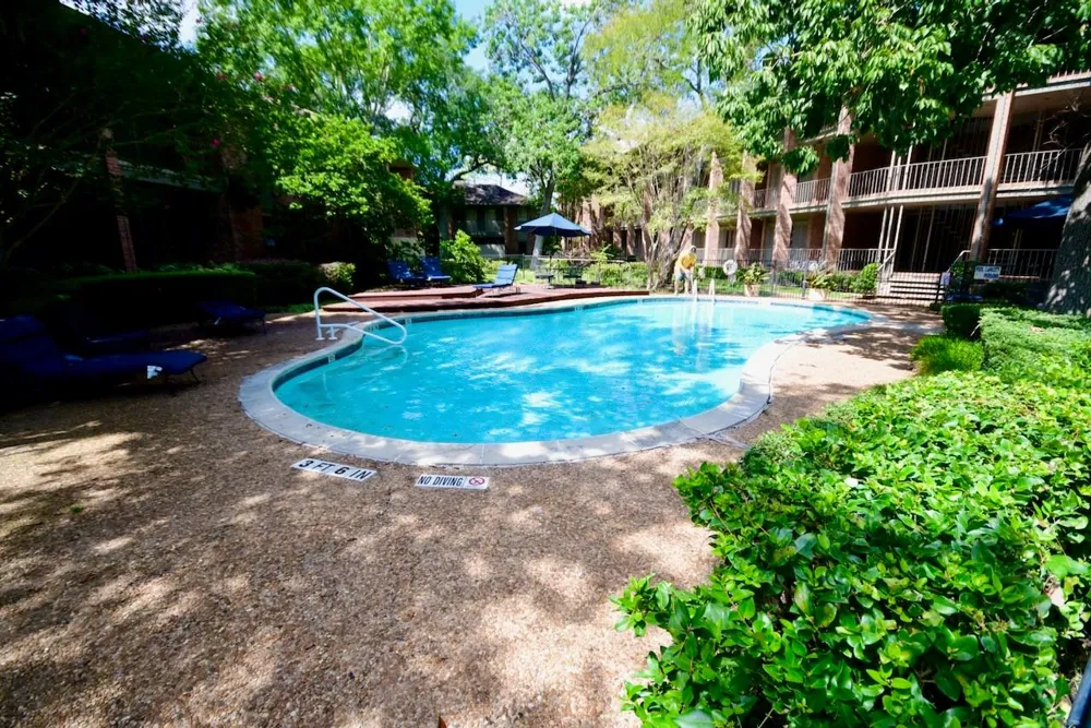 6443 Bayou Glen Road Houston, TX 77057