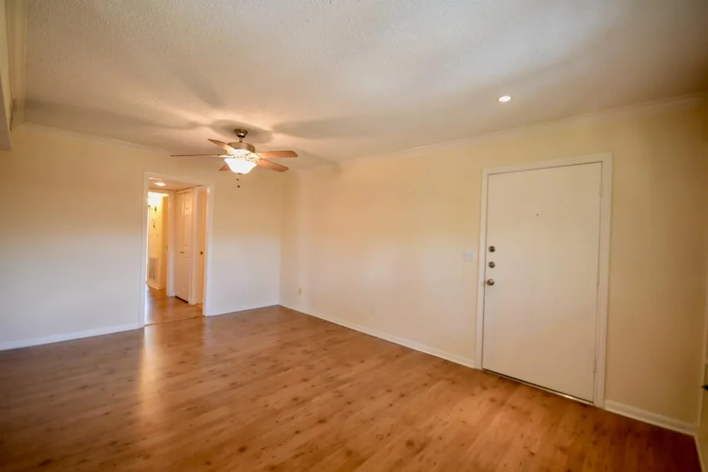 6443 Bayou Glen Road Houston, TX 77057
