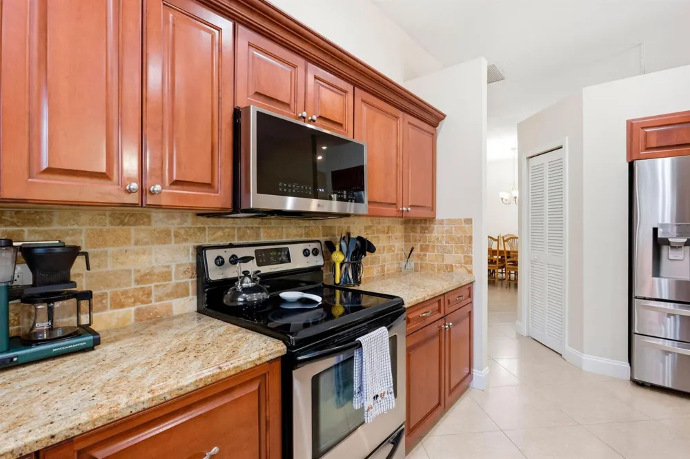 435 MOHAWK LANE Boca Raton, FL 33487