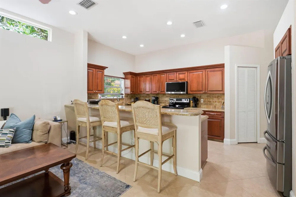 435 MOHAWK LANE Boca Raton, FL 33487