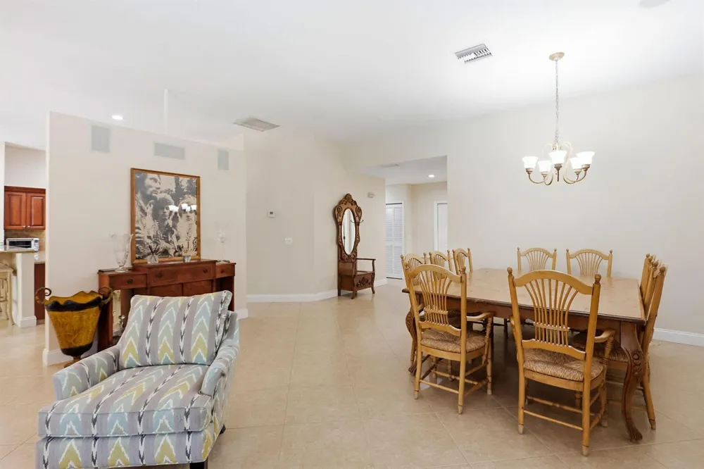 435 MOHAWK LANE Boca Raton, FL 33487