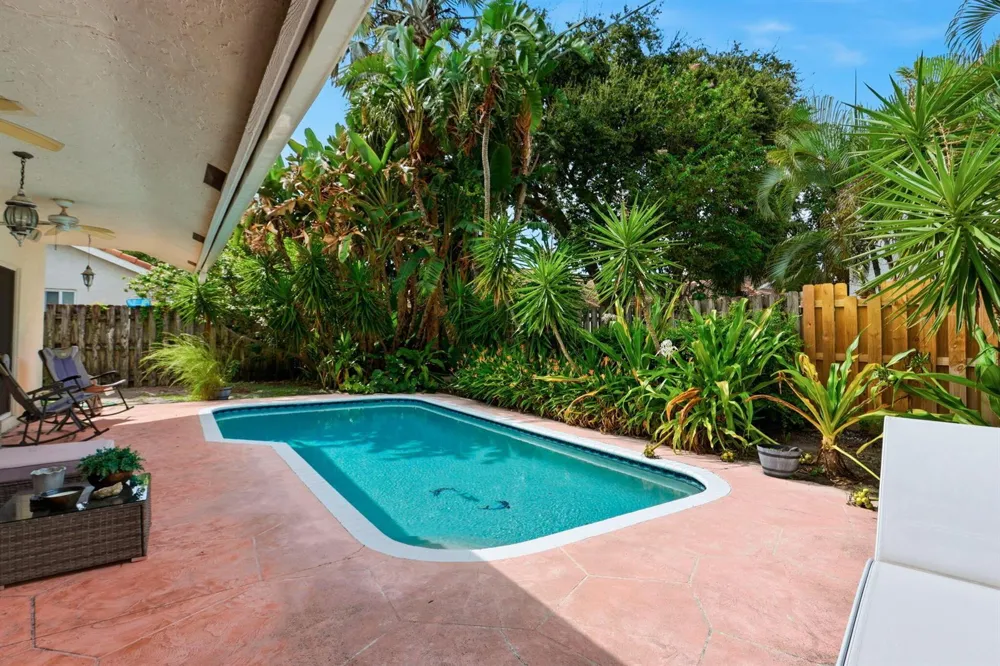 435 MOHAWK LANE Boca Raton, FL 33487