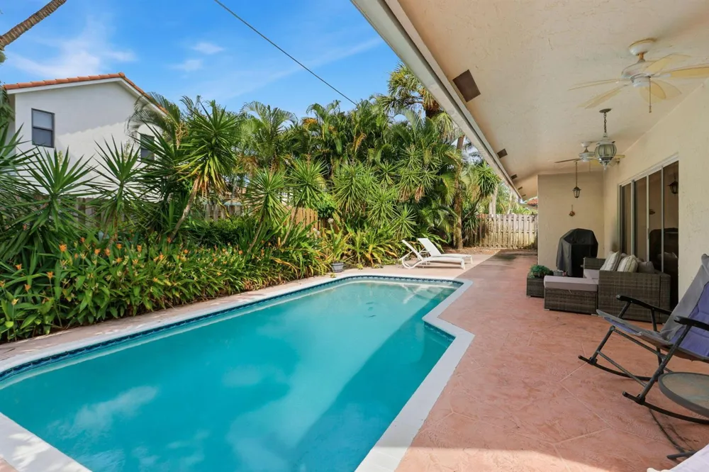 435 MOHAWK LANE Boca Raton, FL 33487