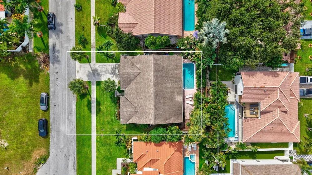 435 MOHAWK LANE Boca Raton, FL 33487