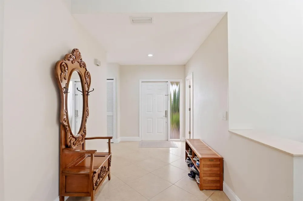 435 MOHAWK LANE Boca Raton, FL 33487