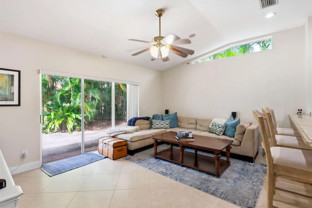 435 MOHAWK LANE Boca Raton, FL 33487