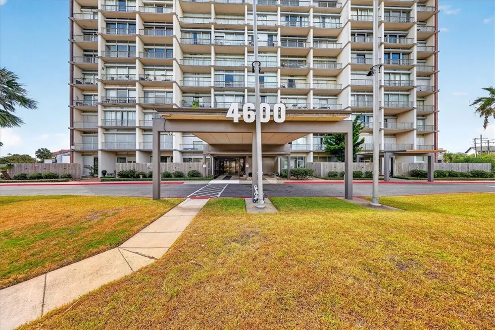 4600 Ocean Drive #104 Corpus Christi, TX 78412