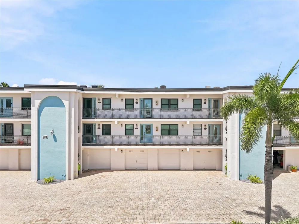 11901 LAGOON LANE #202 Treasure Island, FL 33706