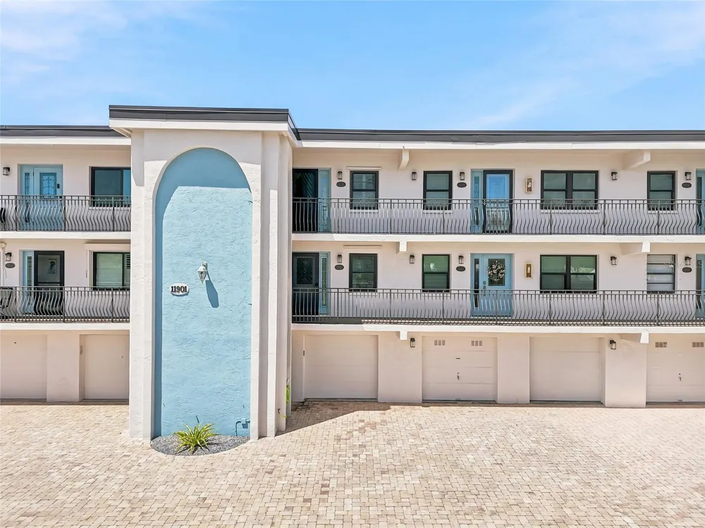 11901 LAGOON LANE #202 Treasure Island, FL 33706