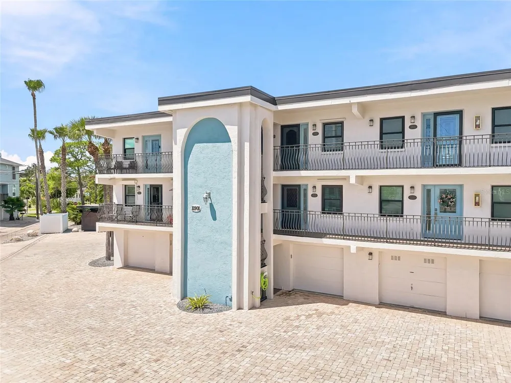 11901 LAGOON LANE #202 Treasure Island, FL 33706