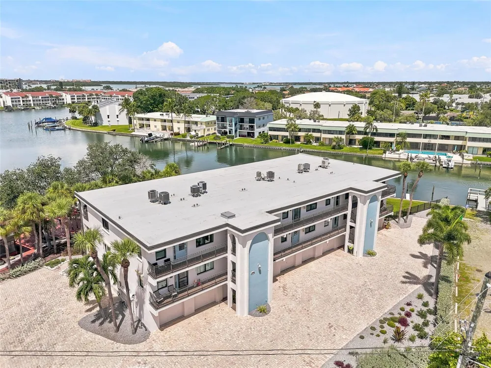 11901 LAGOON LANE #202 Treasure Island, FL 33706