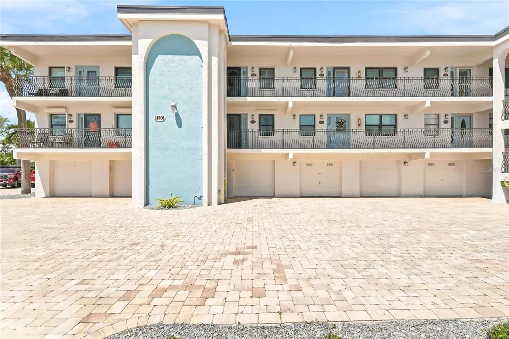 11901 LAGOON LANE #202 Treasure Island, FL 33706
