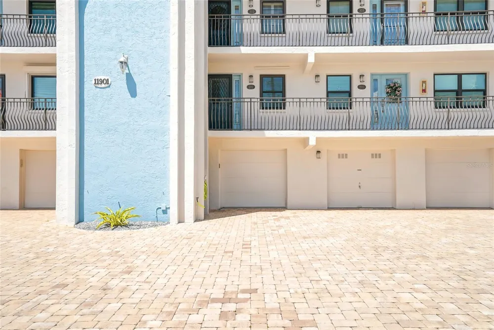 11901 LAGOON LANE #202 Treasure Island, FL 33706
