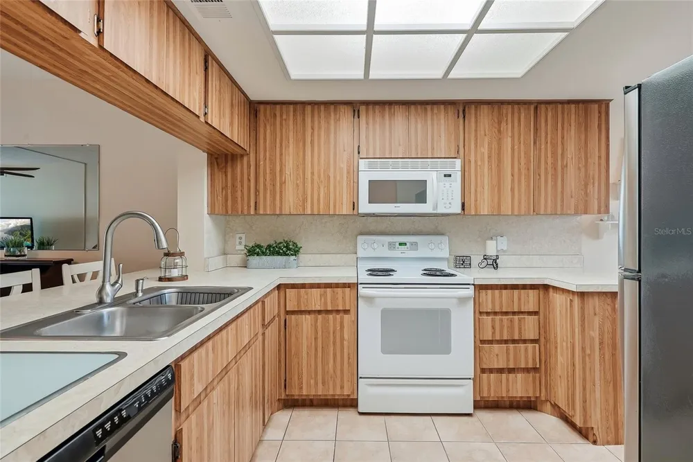 11901 LAGOON LANE #202 Treasure Island, FL 33706