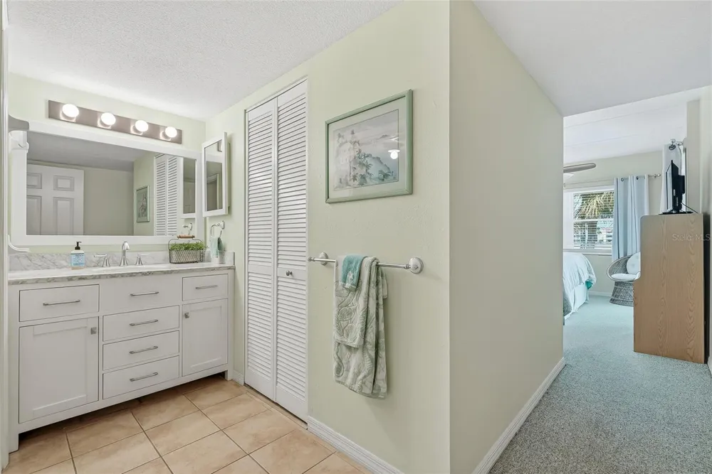 11901 LAGOON LANE #202 Treasure Island, FL 33706