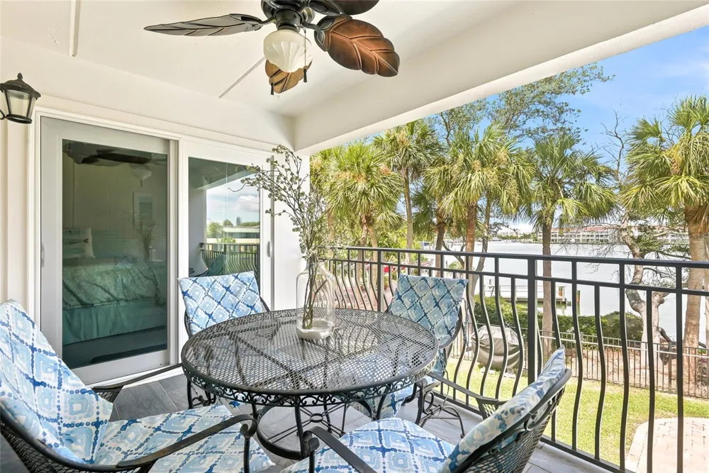 11901 LAGOON LANE #202 Treasure Island, FL 33706