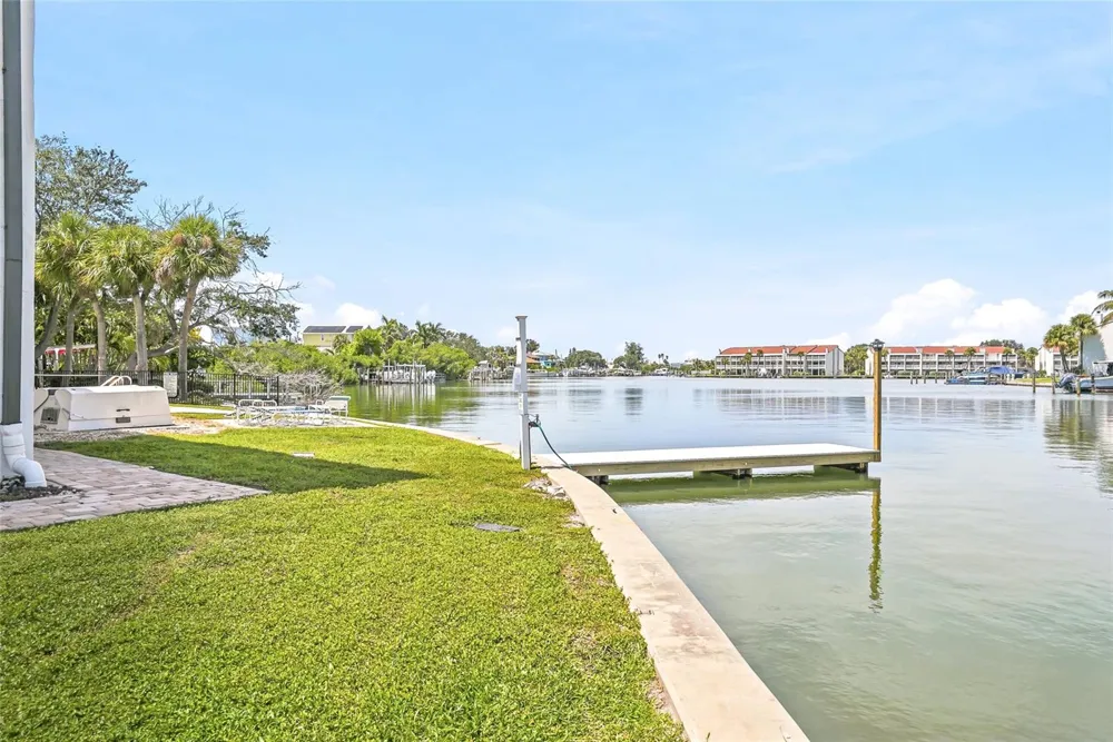 11901 LAGOON LANE #202 Treasure Island, FL 33706
