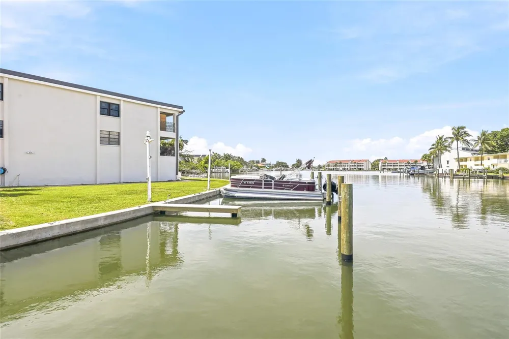 11901 LAGOON LANE #202 Treasure Island, FL 33706
