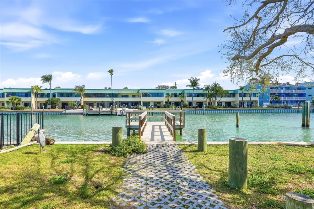 11901 LAGOON LANE #202 Treasure Island, FL 33706
