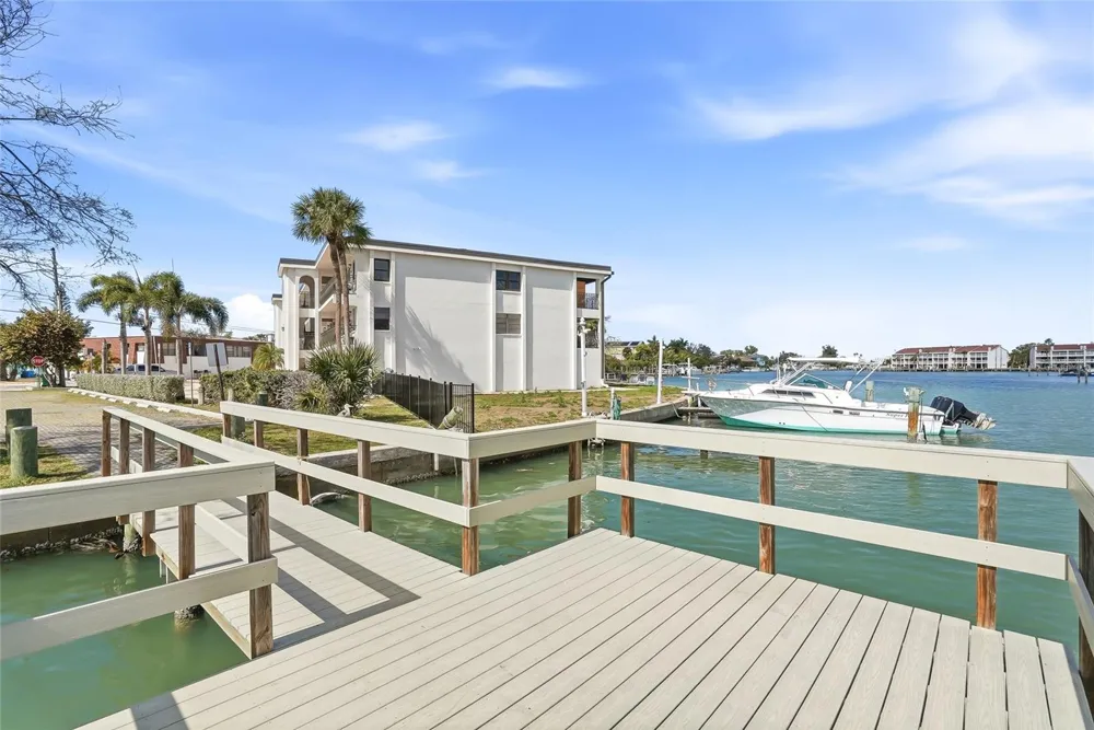 11901 LAGOON LANE #202 Treasure Island, FL 33706
