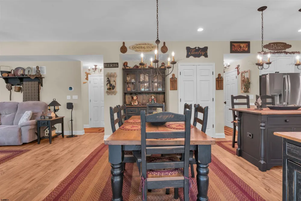 101 Kensington Dr Smithville, NJ 08205