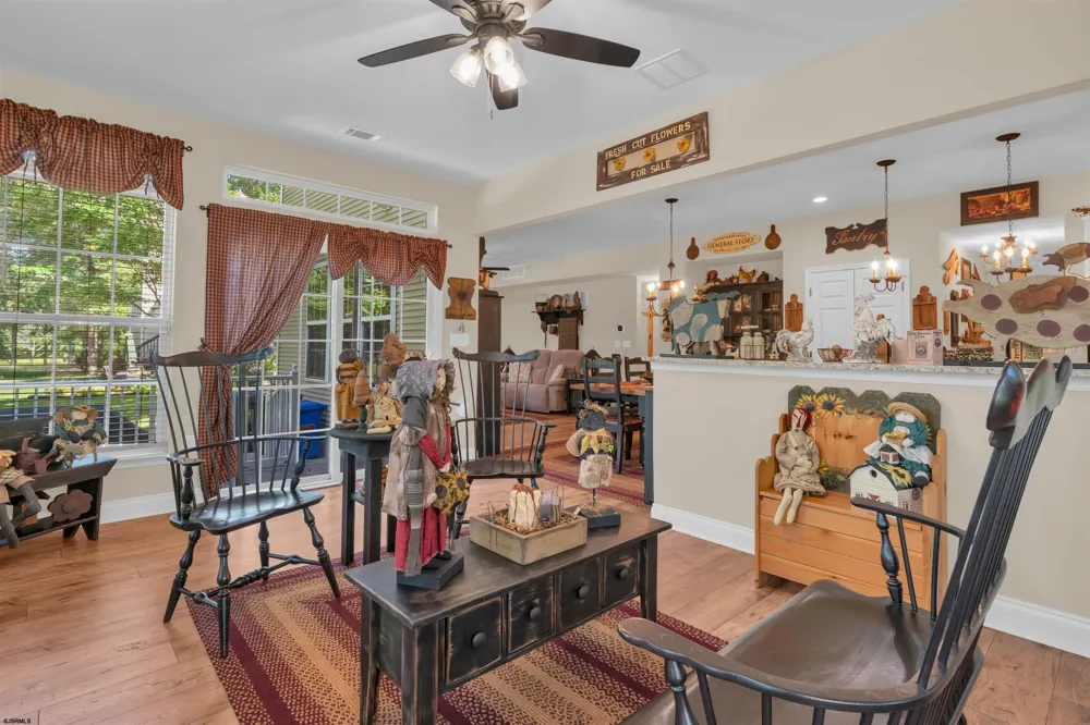 101 Kensington Dr Smithville, NJ 08205