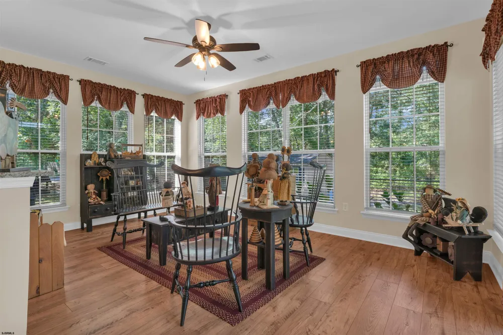 101 Kensington Dr Smithville, NJ 08205