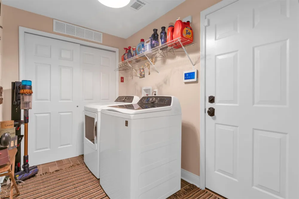 101 Kensington Dr Smithville, NJ 08205