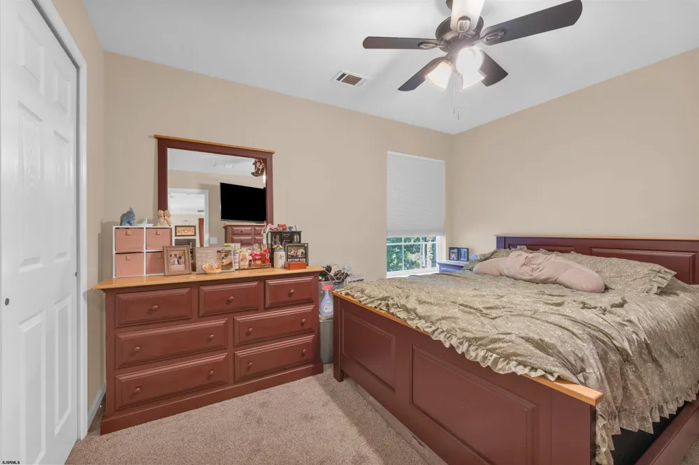 101 Kensington Dr Smithville, NJ 08205