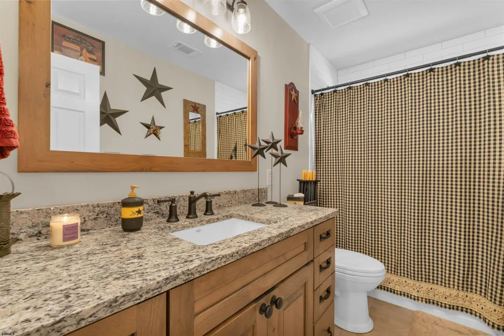 101 Kensington Dr Smithville, NJ 08205