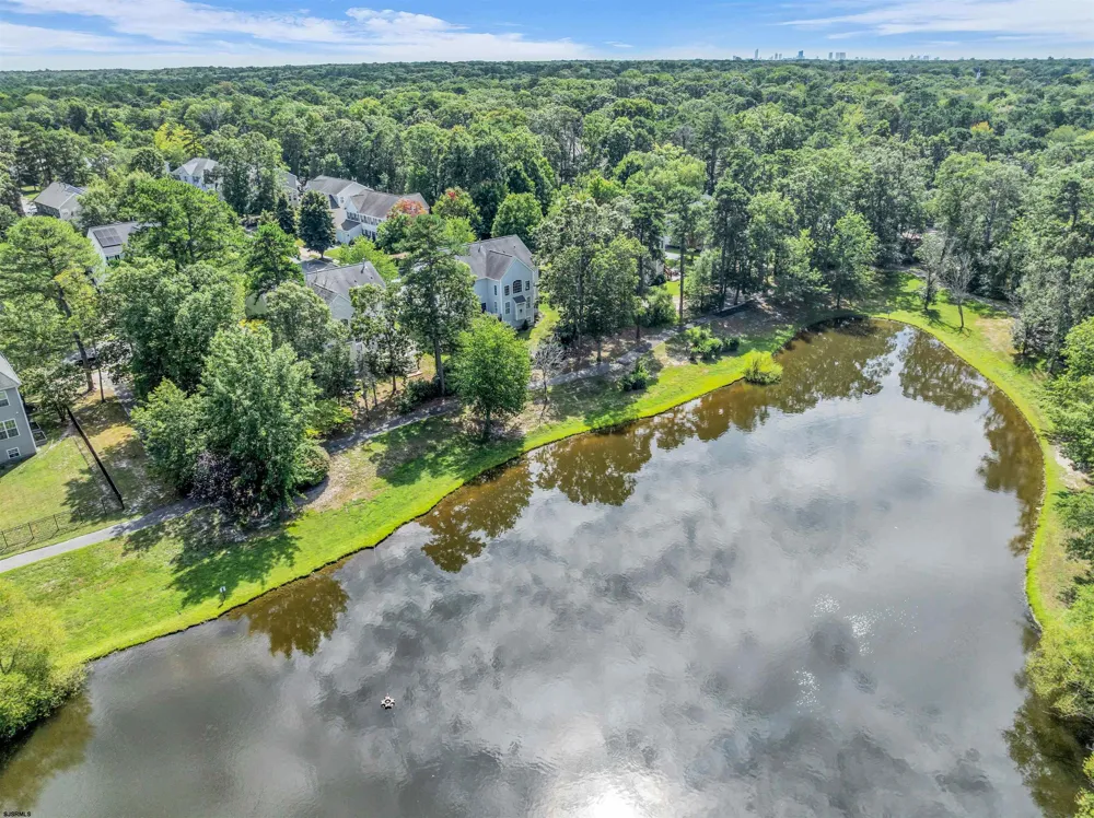 101 Kensington Dr Smithville, NJ 08205