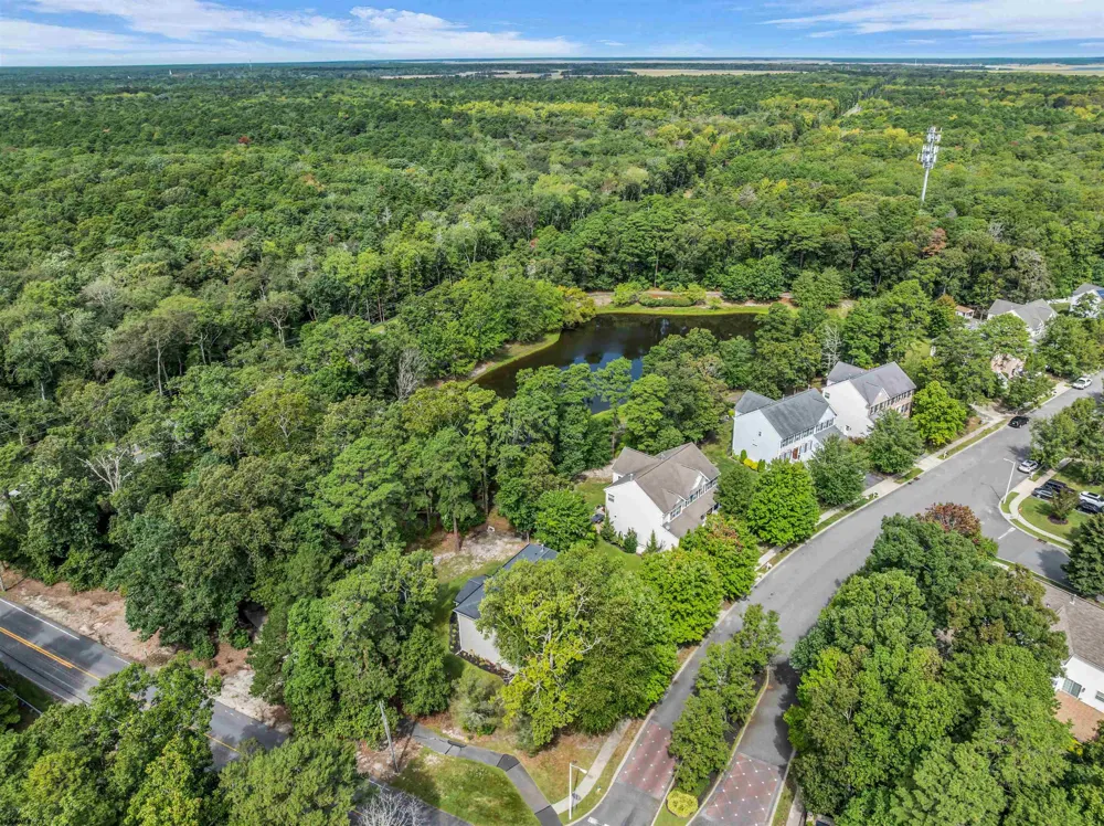 101 Kensington Dr Smithville, NJ 08205