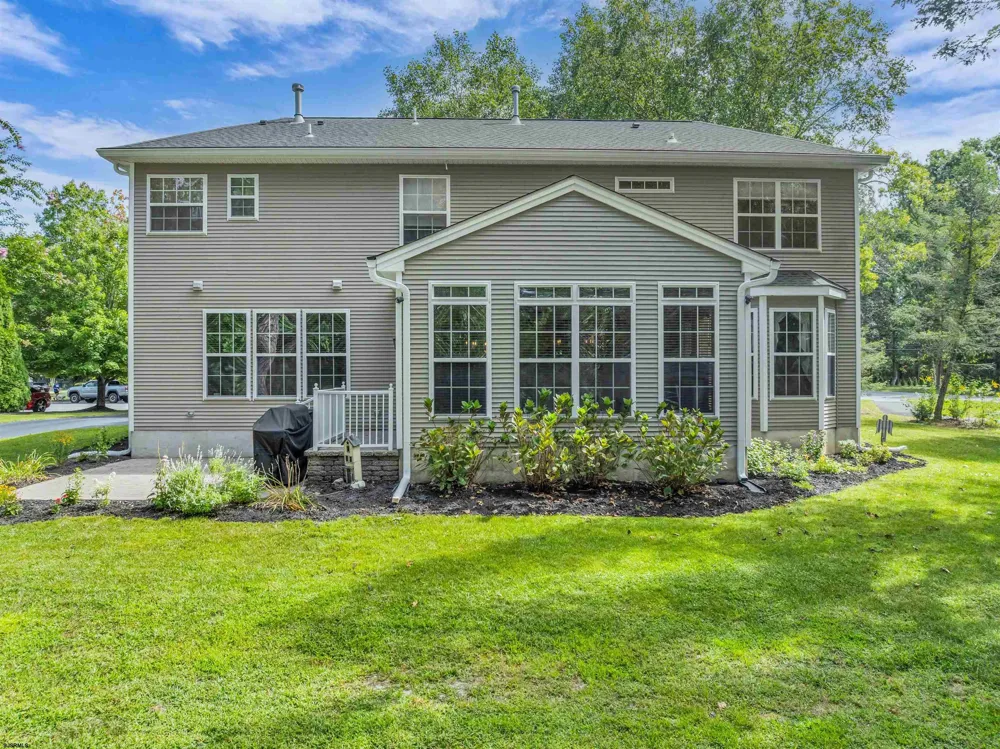 101 Kensington Dr Smithville, NJ 08205